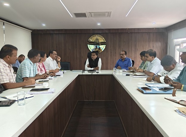 BBMP commissioner holds review meeting to speed up civic works