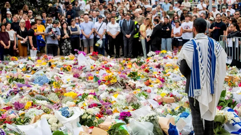 Sydney Honors Victims of Bondi Beach Shooting