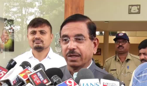 Congress missing in five state elections fight: Joshi