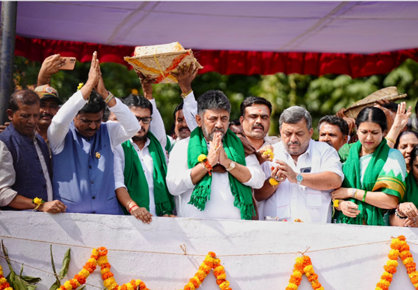 DCM  D.K. Shivakumar Offers Bagina to Bhadra Reservoir