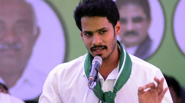 Cong slams Nikhil Kumaraswamy for praising RSS
