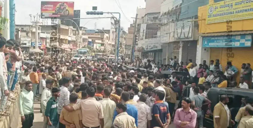 Auto driver’s suicide attempt sparks protest in Chitradurga