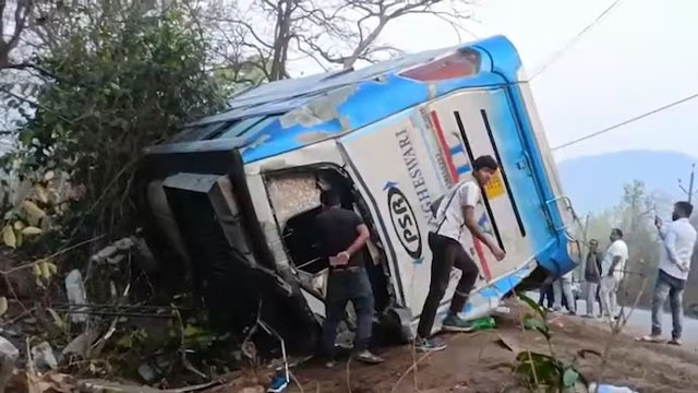 5 killed, many hurt in Odisha bus crash