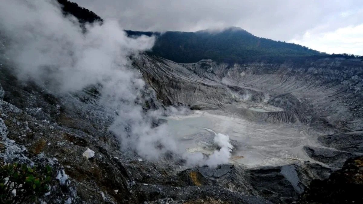 10,000-year-old Volcano burst in Ethiopia grounds flights, IndiGo flight diverted