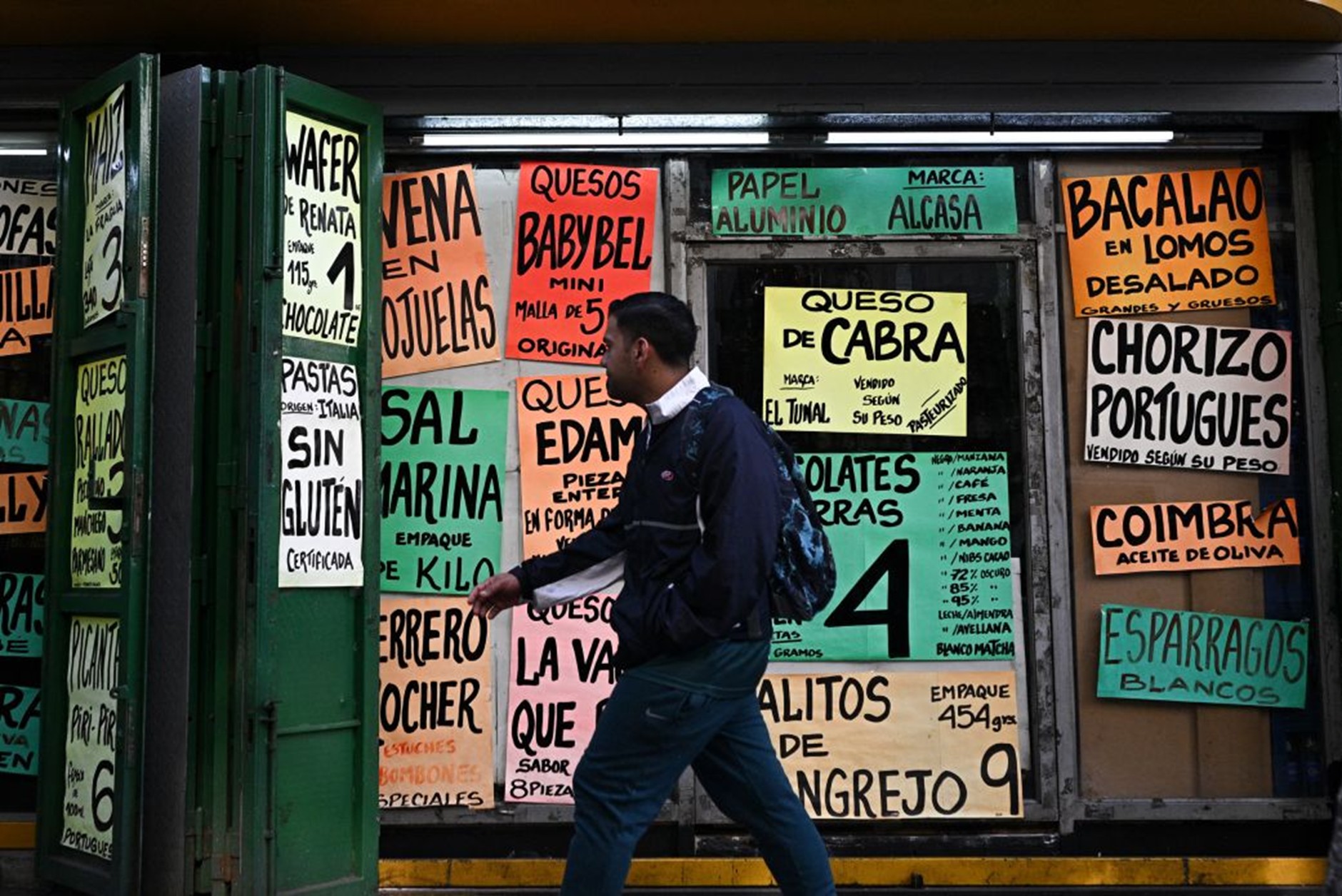Amid tensions with US, high inflation back on Venezuela streets