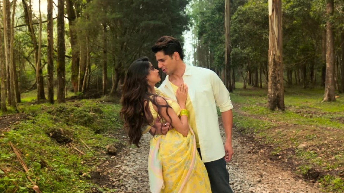 ‘Sunn Mere Yaar Ve’ from Param Sundari wins hearts