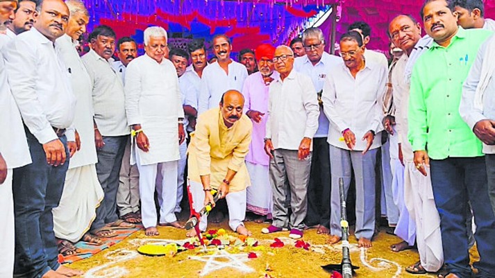 Not following what Kanakadasa, Basavanna said: Bommai