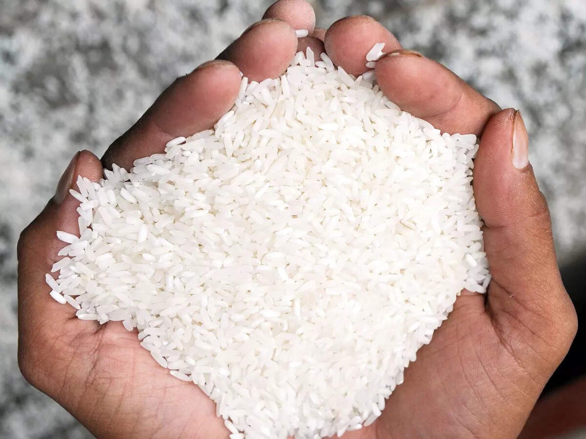 Authorities urge public to ignore misleading rice messages