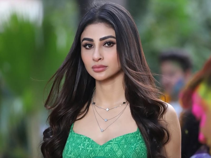 Mouni Roy claims that eating Chole Bhature helps her stay fit