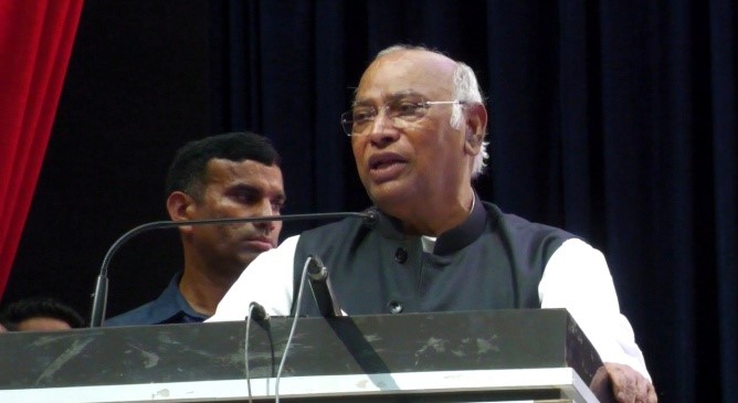 Kharge hits back at BJP over Vande Mataram row, says history will tell who are traitors