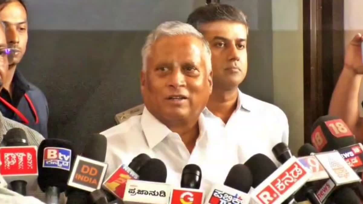 BJP should have worked as one team in bypolls, says V Somanna