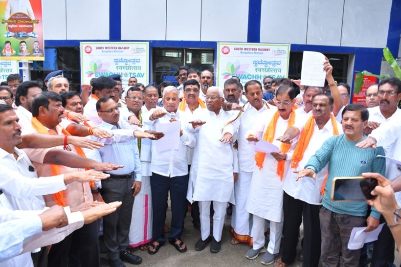 SWR Conducts Swachhta Hi Seva–2025Hubballi