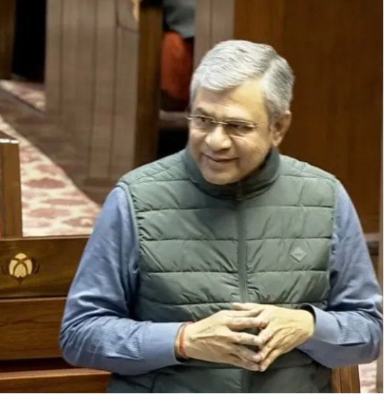 Vaishnaw Addresses Metro Plans for Jammu, Kerala Rail Projects