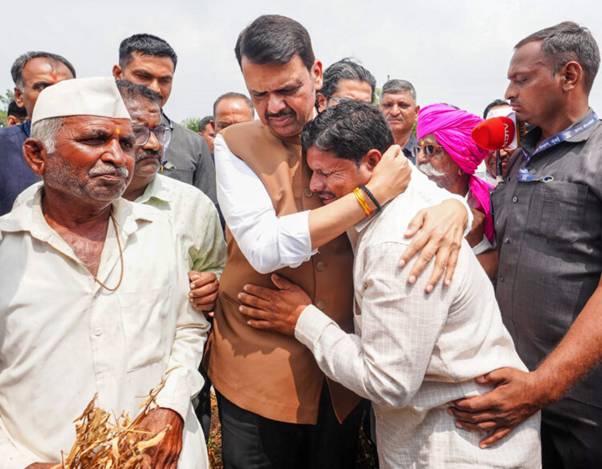 Fadnavis promises blanket drought aid