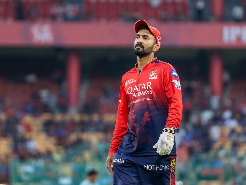 Karthik praises fighting spirit despite tough loss