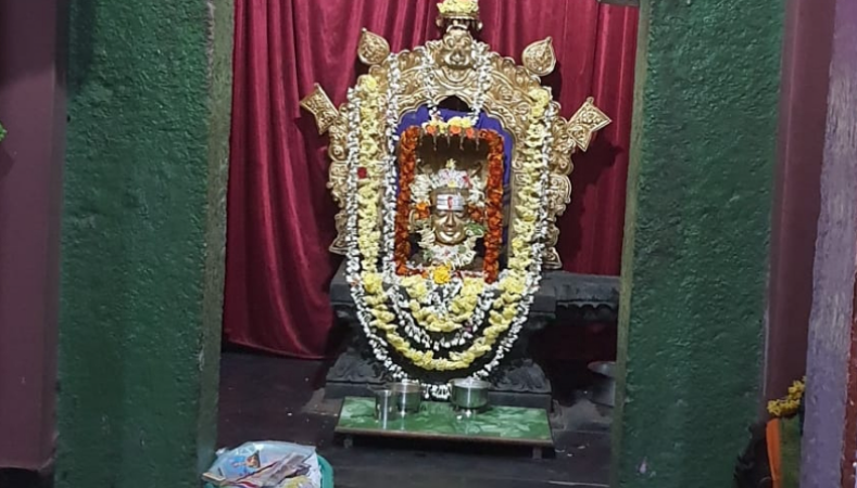 Two temple hundis robbed on the same day in district