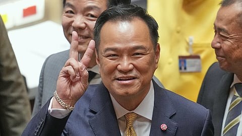Thailand PM vows reforms, border peace talks