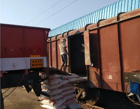Fertiliser Movement on Indian Railways Hits Record High in FY 2025–26