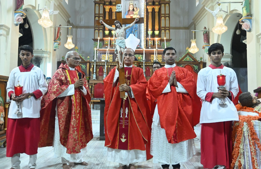 Good Friday observed with special prayers and devotion in Udupi
