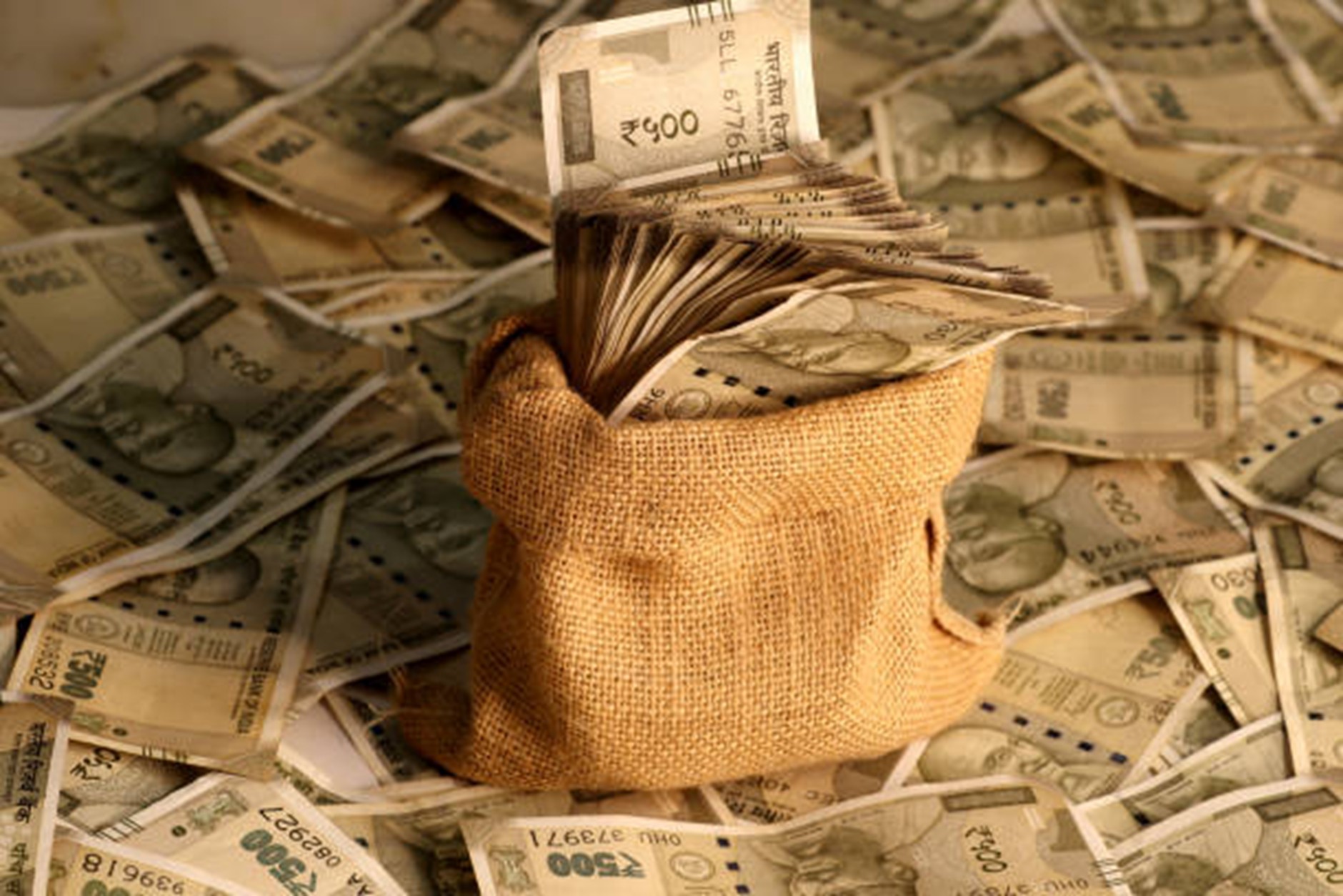 How the World's Most Powerful Currencies Shape the Global Economy?