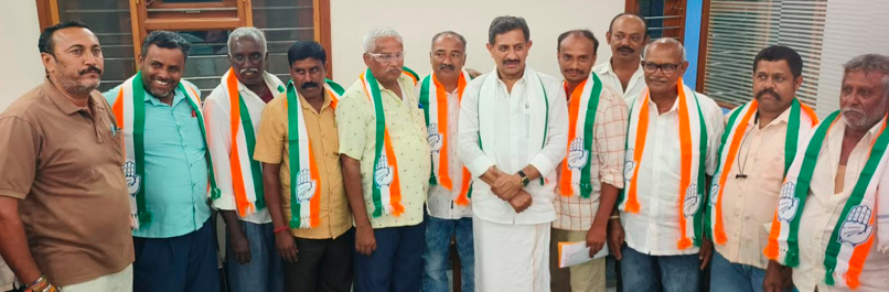 Congress welcomes JDS leaders ahead of elections
