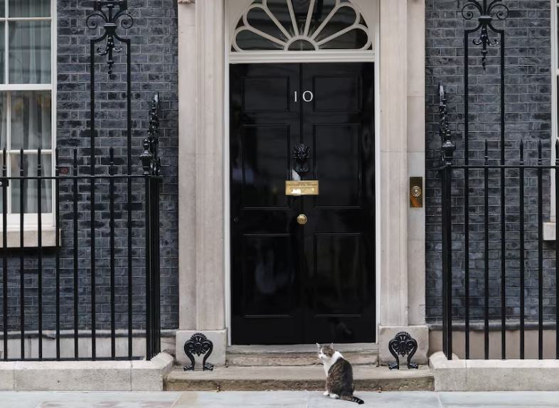 Starmer faces growing revolt as Labour MPs seek resignation