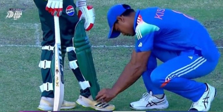 India Cricketer Defies No-Interaction Order, Wins Hearts at U19 Asia Cup