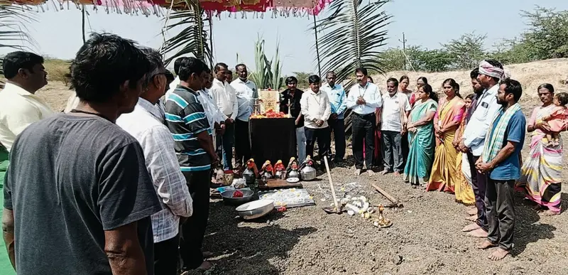Kadadi Village Lake Project launched with rituals