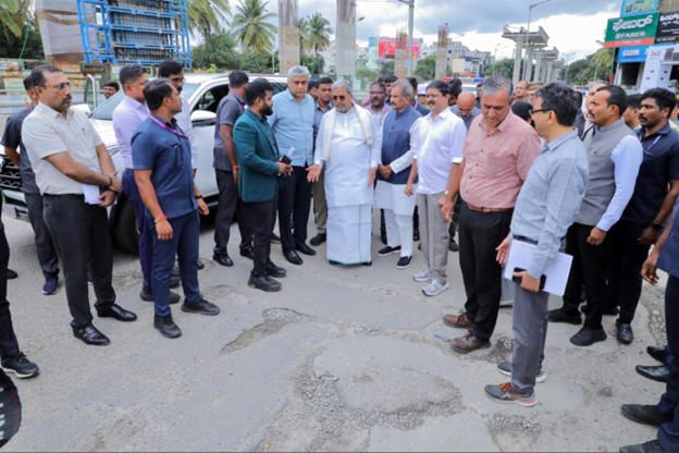 CM Conducts City Road Inspection Rounds, Gives 1 Month Deadline
