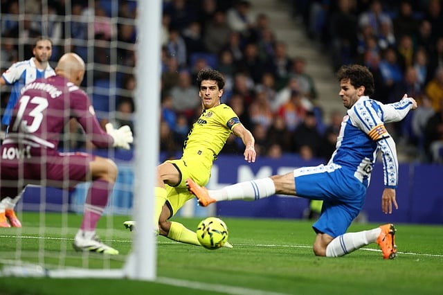 Griezmann Brace Lifts Atletico; Villarreal Close Gap on Liga Leaders