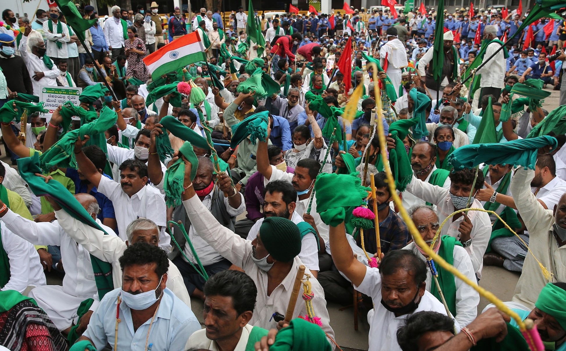 Farmers Protest Demanding Crop Insurance Release and Curbs on Mining Trucks