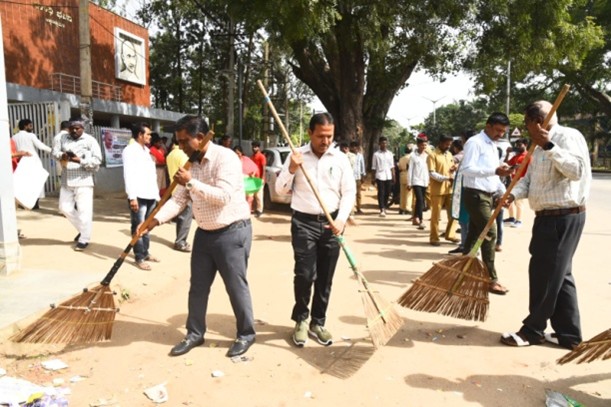 Gandhi and Shastri are visionary leaders, Additional DC Dr N Bhaskar