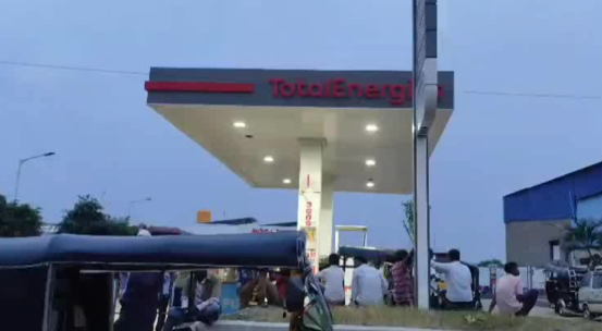 Auto Drivers Struggle for LPG Supply
