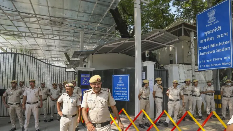 Case registered after assault on Delhi CM