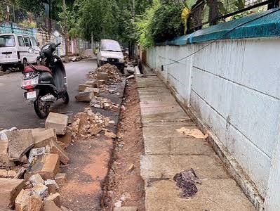 When pedestrians pushed off the footpath!